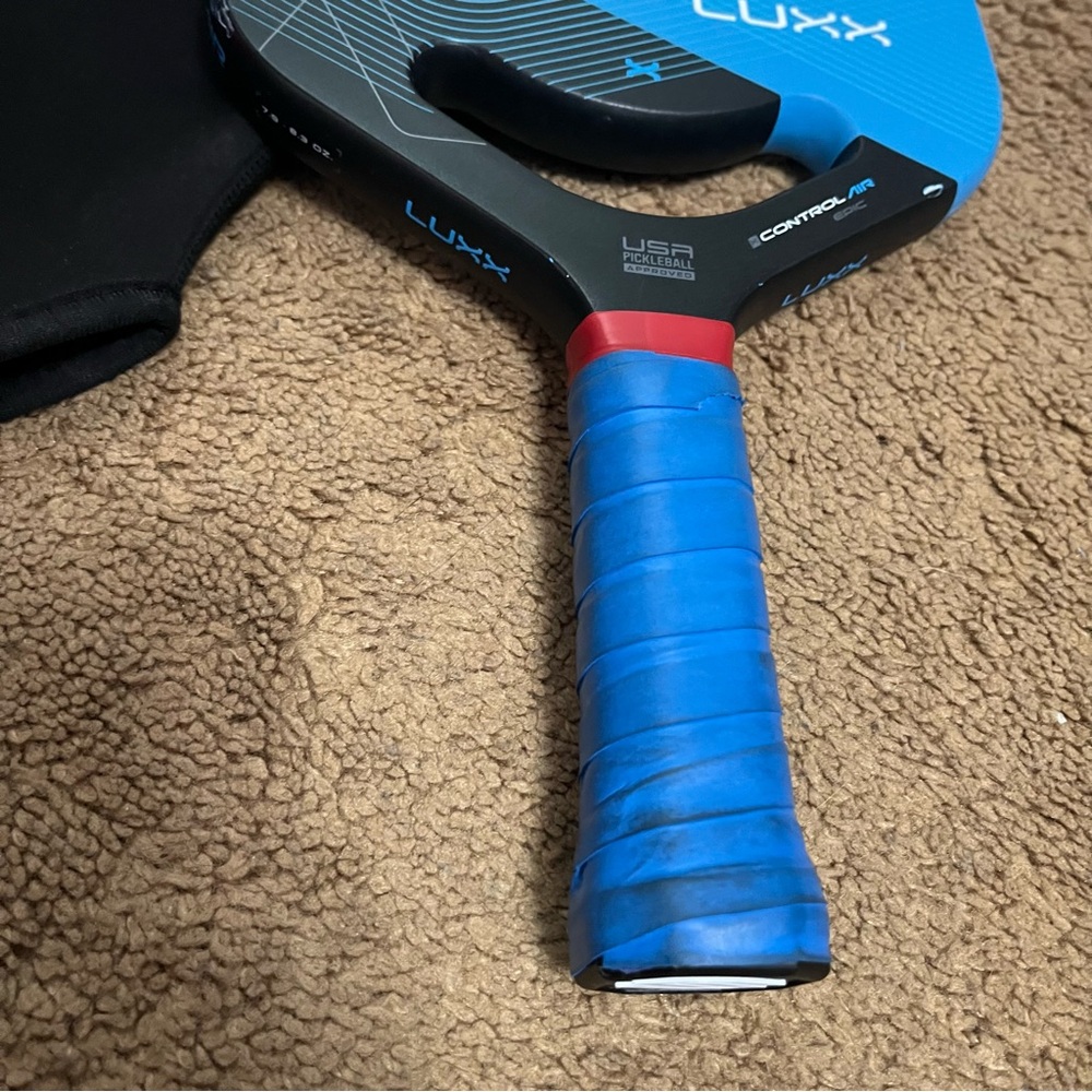 Blue Selkirk epic luxx pickleball paddle. - Picture 4 of 8